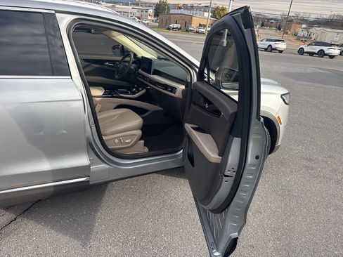 Certified 2023 Lincoln Nautilus AWD image 23