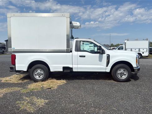 New 2026 Ford F250 XL w/ XL Chrome Package RWD image 7