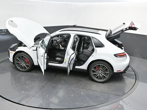 New 2025 Porsche Macan S image 49