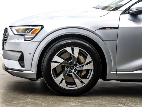 Used 2022 Audi e-tron Premium image 9