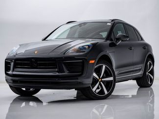 Certified 2025 Porsche Macan video 1