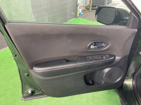 Used 2017 Honda HR-V EX image 34