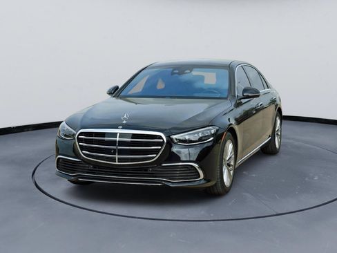 Used 2022 Mercedes-Benz S 580 4MATIC Sedan image 2