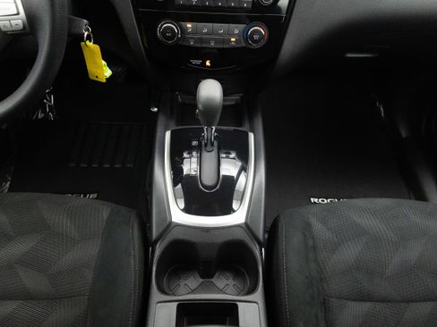 Used 2016 Nissan Rogue S image 33