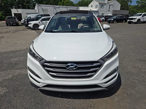 Used 2018 Hyundai Tucson Value AWD/4WD image 2
