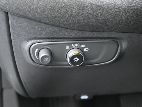 Used 2023 Chevrolet Equinox RS FWD image 16