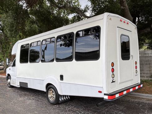 Used 2009 Ford E-450 and Econoline 450 RWD image 7
