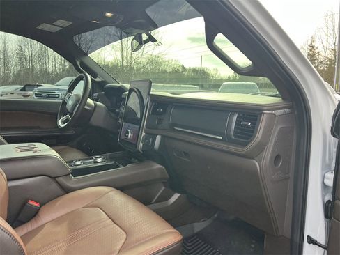 Used 2024 Ford Expedition Max King Ranch image 12
