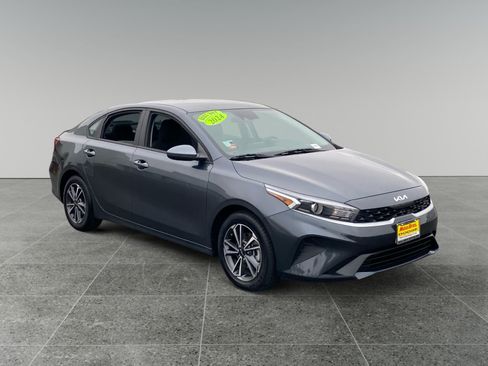 Used 2024 Kia Forte LXS FWD image 7
