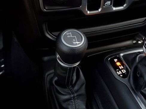 New 2025 Jeep Gladiator Sport image 31