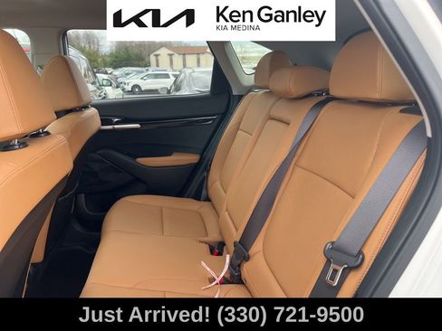 Certified 2024 Kia Seltos EX image 10