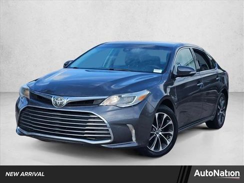 Used 2018 Toyota Avalon XLE image 1