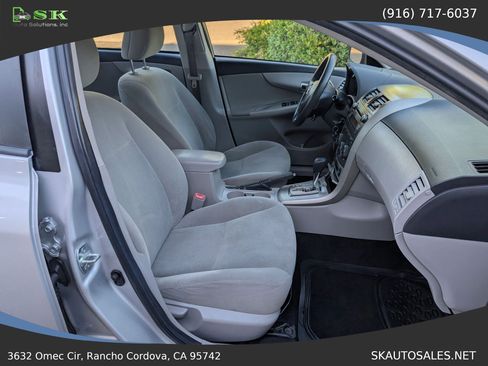 Used 2011 Toyota Corolla LE FWD image 25