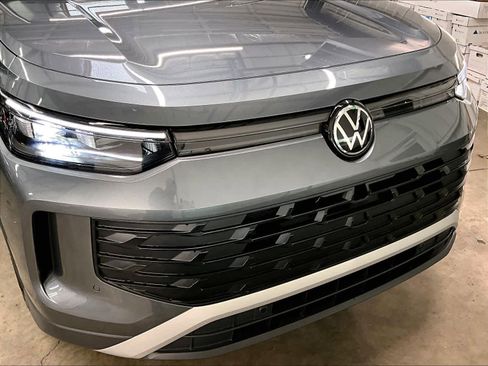 New 2026 Volkswagen Tiguan SE image 33