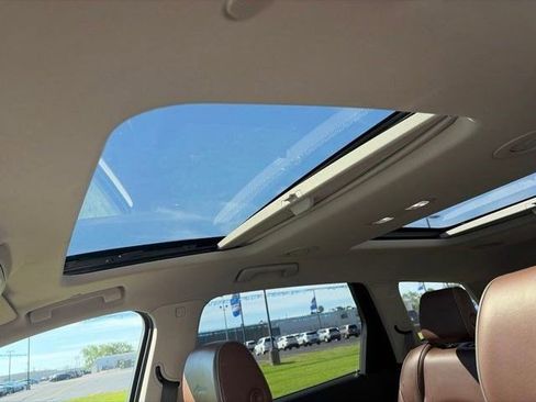 Used 2018 Buick Enclave Avenir w/ Avenir Technology Package AWD/4WD image 29