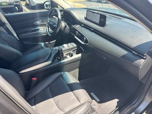 Used 2023 Genesis GV70 2.5T w/ Select Package AWD/4WD image 16