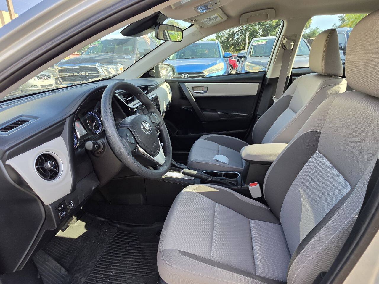 Used 2018 Toyota Corolla LE FWD image 4