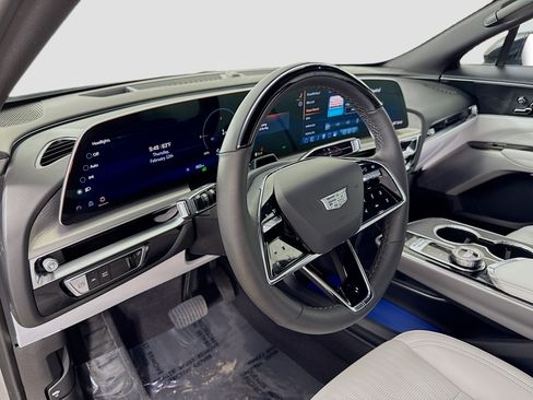 Used 2025 Cadillac Lyriq Sport image 9