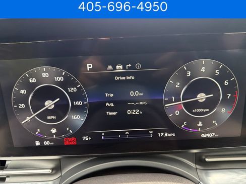 Used 2022 Kia Carnival SX Prestige FWD image 19
