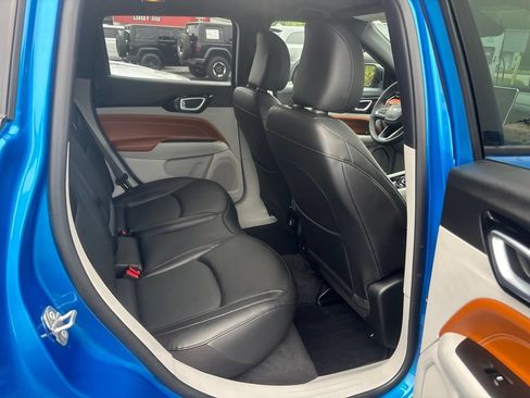 Used 2023 Jeep Compass Limited AWD/4WD image 9