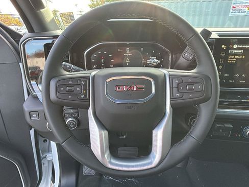 New 2026 GMC Sierra 1500 Elevation image 17