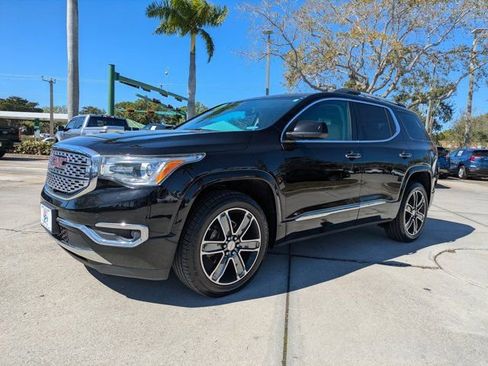 Used 2017 GMC Acadia Denali w/ Technology Package AWD/4WD image 3