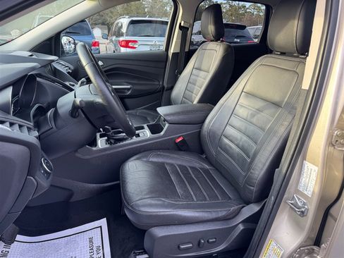 Used 2018 Ford Escape SEL image 18