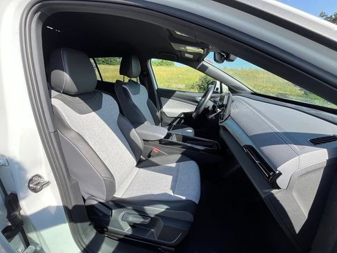 Certified 2024 Volkswagen ID.4 Pro AWD/4WD image 12