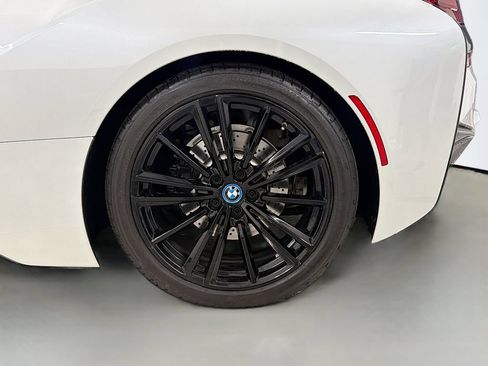 Used 2019 BMW i8 Roadster AWD/4WD image 32