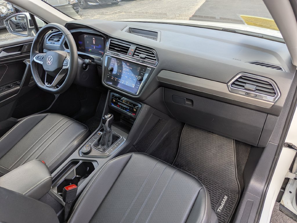 Used 2022 Volkswagen Tiguan SE w/ Panoramic Sunroof Package AWD/4WD image 34