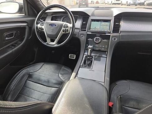Used 2018 Ford Taurus SHO image 27