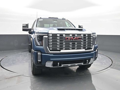 New 2026 GMC Sierra 2500 Denali image 2