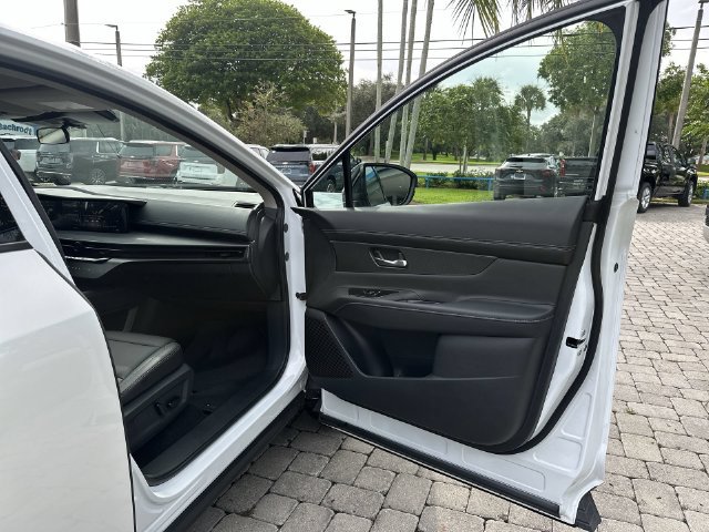 Used 2025 Nissan Murano SV AWD/4WD image 23