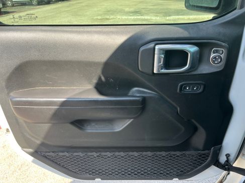 Used 2020 Jeep Wrangler Sport AWD/4WD image 19
