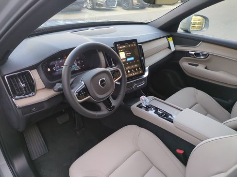New 2026 Volvo XC90 B5 Core AWD/4WD image 10