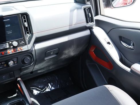 Used 2025 Nissan Frontier PRO-4X AWD/4WD image 25