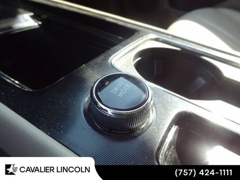 Used 2022 Lincoln Corsair AWD w/ Premium Package image 10