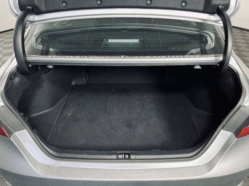 Used 2021 Toyota Camry SE image 12