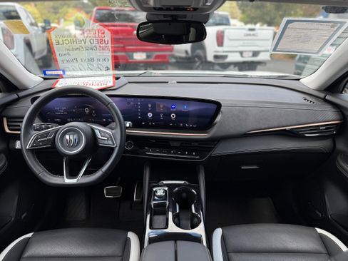 Used 2025 Buick Envision Sport Touring image 18
