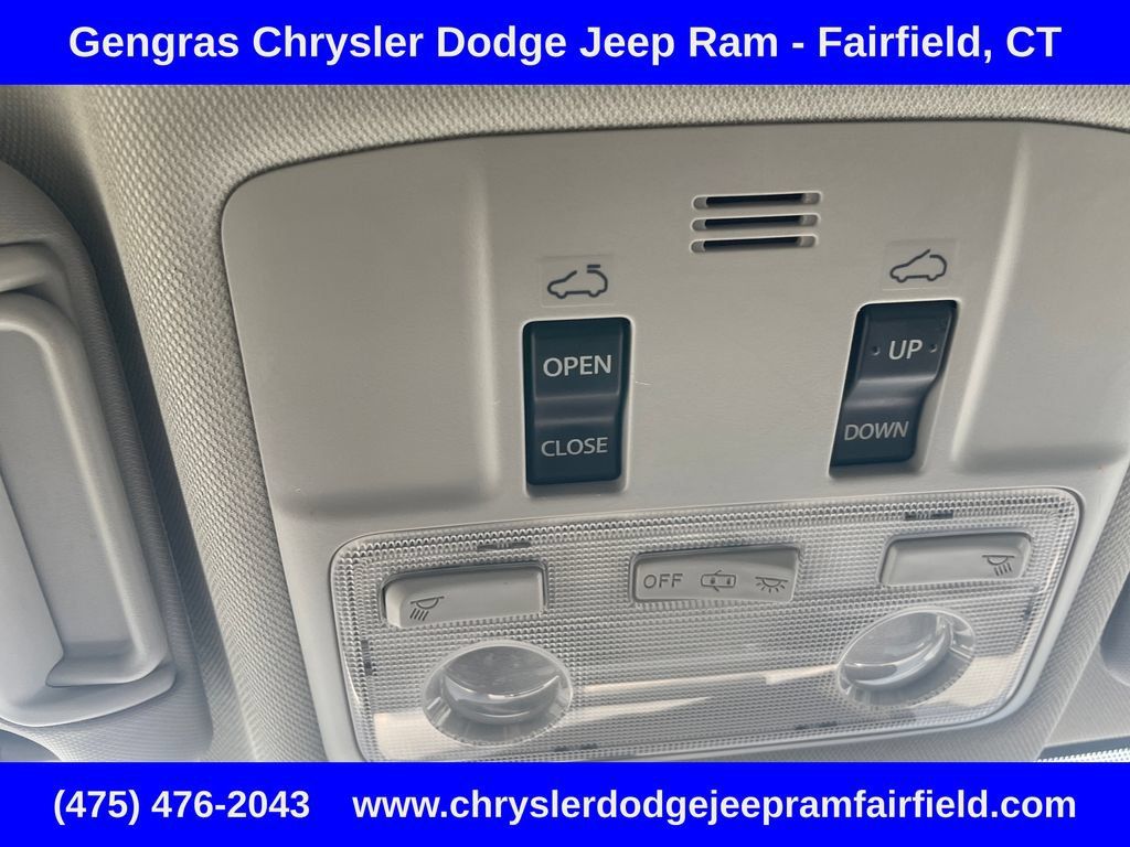 Used 2015 Toyota RAV4 Limited AWD/4WD image 57