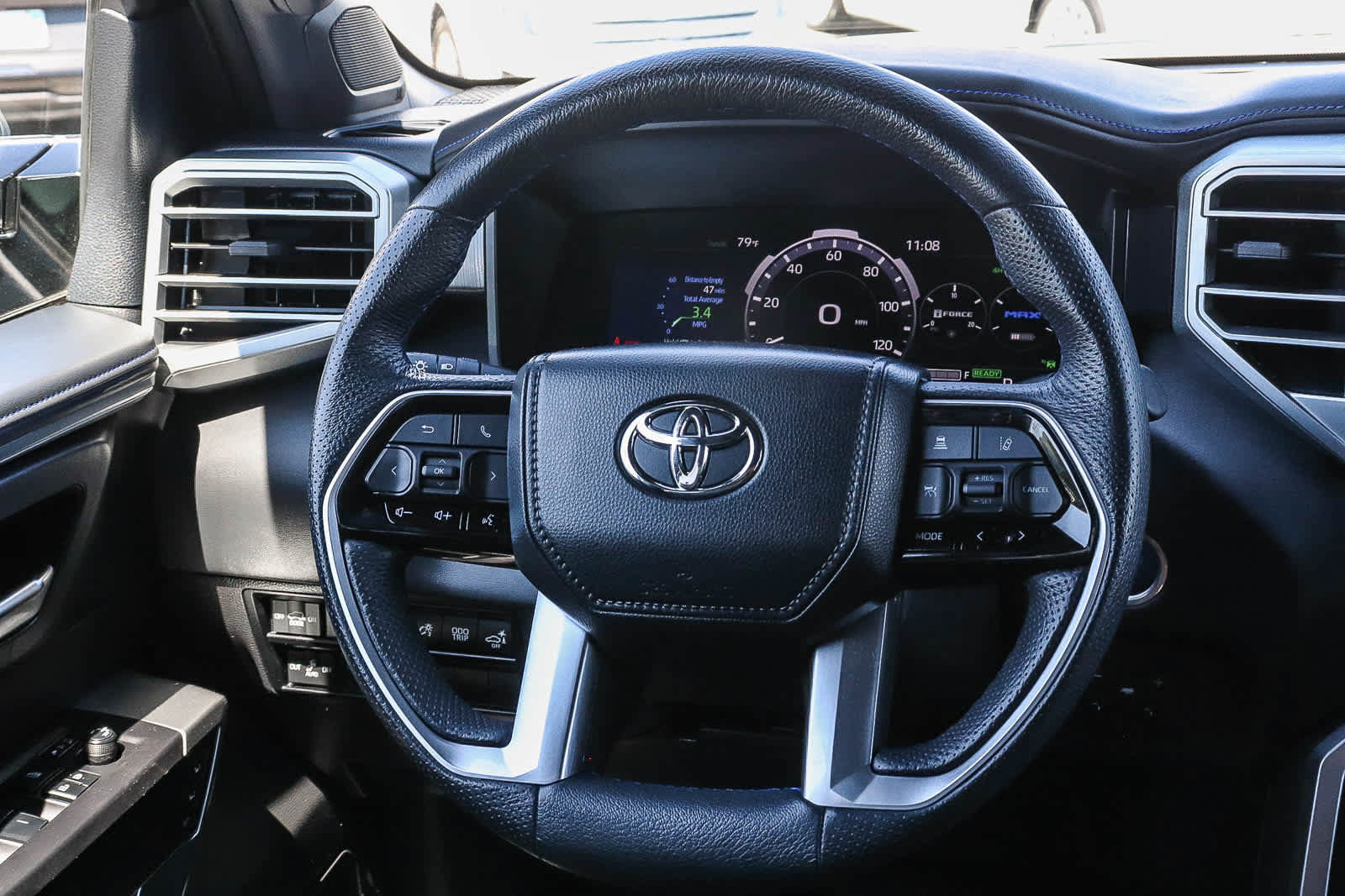 Used 2024 Toyota Sequoia Platinum AWD/4WD image 23