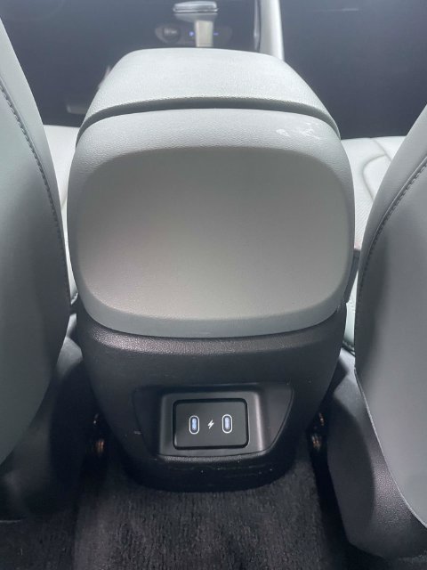 Used 2025 Hyundai Elantra Limited FWD image 14