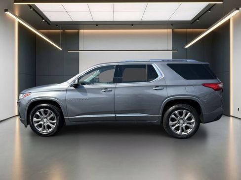 Used 2019 Chevrolet Traverse Premier w/ Driver Confidence II Package image 2