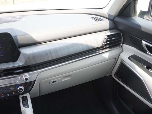 Used 2025 Kia Telluride EX FWD image 41