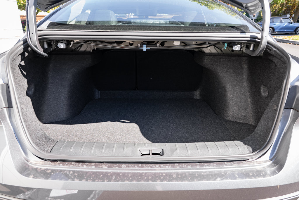 New 2027 Nissan Sentra SV w/ Floor Mat Package FWD image 8