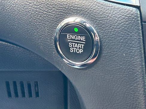 Used 2018 Ford Edge Titanium w/ Equipment Group 302A AWD/4WD image 42