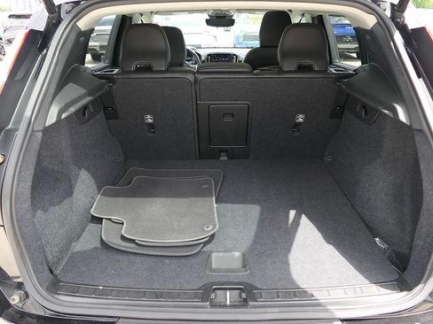 Used 2025 Volvo XC40 B5 Core AWD/4WD image 23