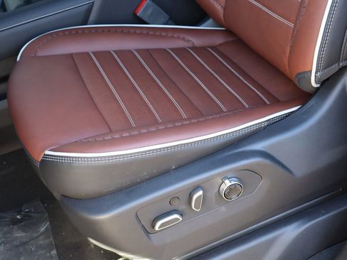 New 2026 GMC Sierra 2500 Denali Ultimate w/ Max Trailering Package image 14