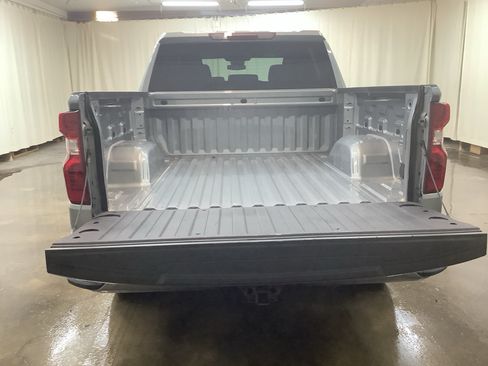 Used 2023 Chevrolet Silverado 1500 Custom w/ 2.7L Blackout Package AWD/4WD image 8