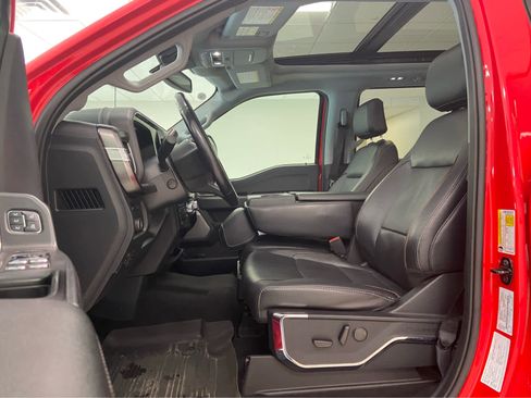 Used 2023 Ford F250 Lariat w/ Sport Appearance Package image 18